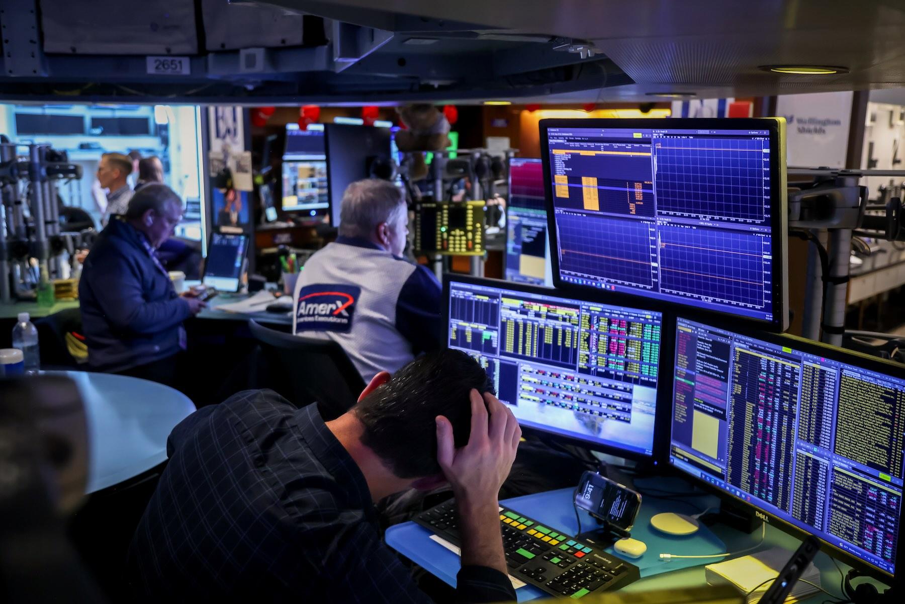 Por qué cayeron las acciones argentinas: Merval -4,3%