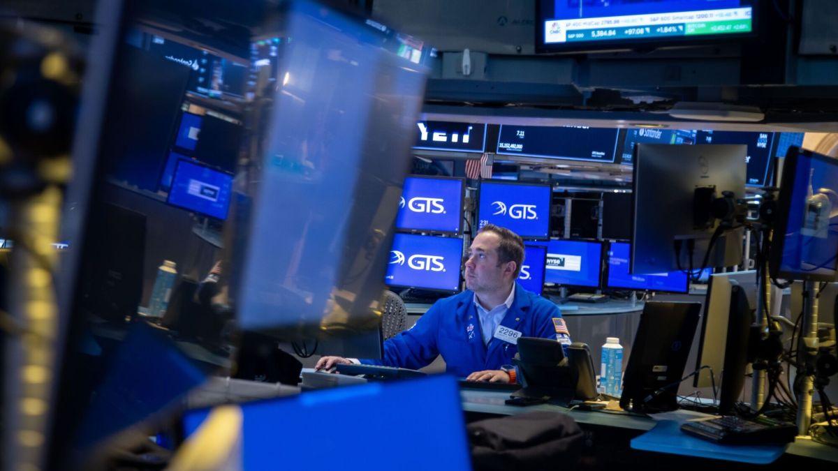 Riesgo país: tocó 532 puntos, el nivel más alto desde mayo, y Argentina se despegó de los mercados emergentes