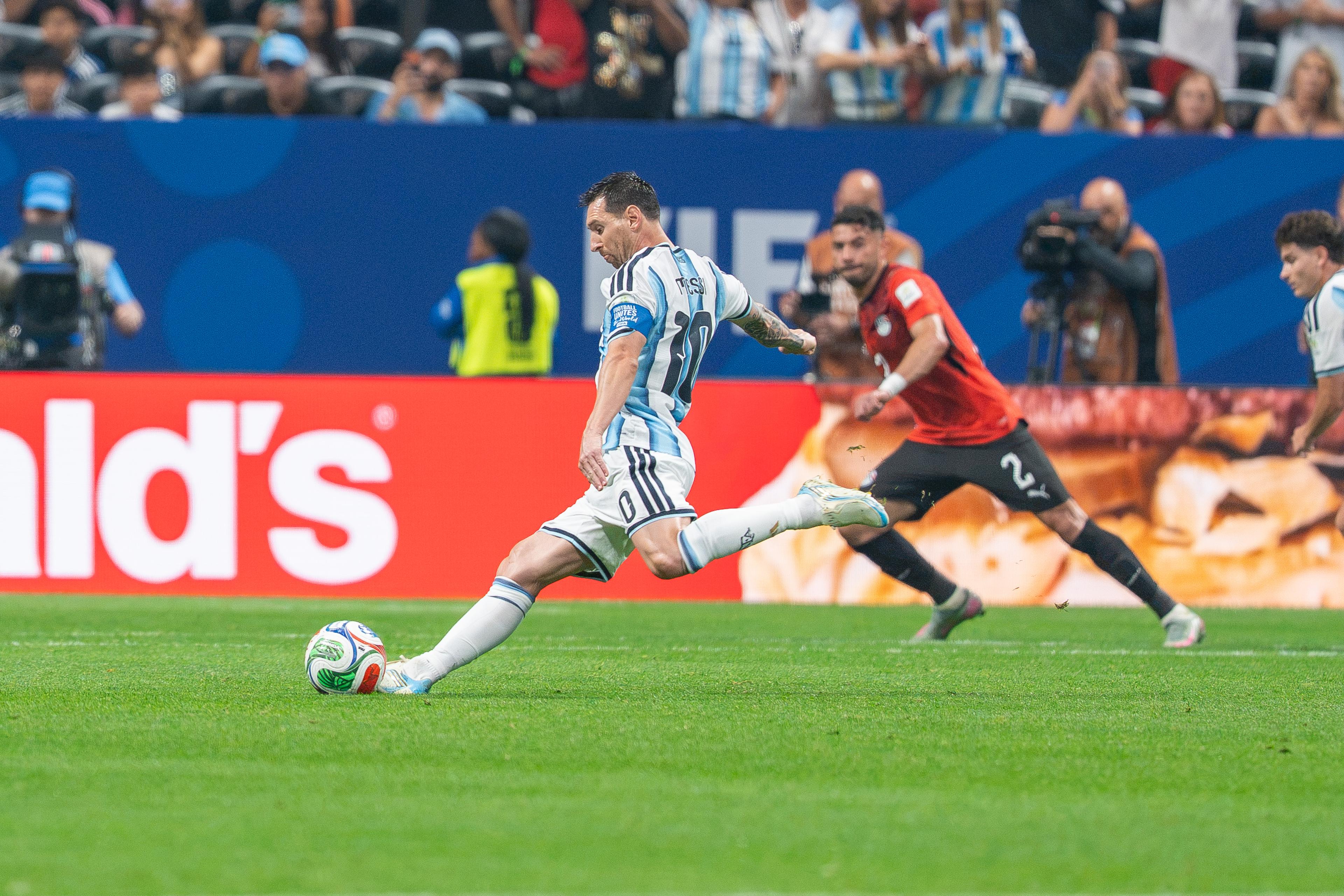 Argentina enfrenta hoy a Burkina Faso en el Monumental